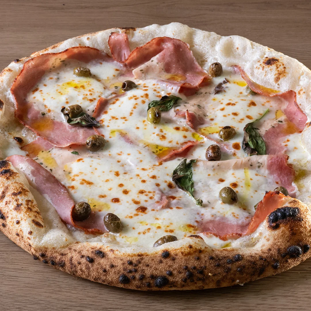 Pizzas cuites au feu de bois - L'artigiano